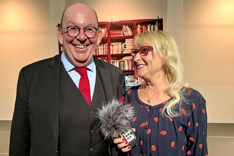 Bild News Deutschlands bekanntester Literaturkritiker zu Gast
